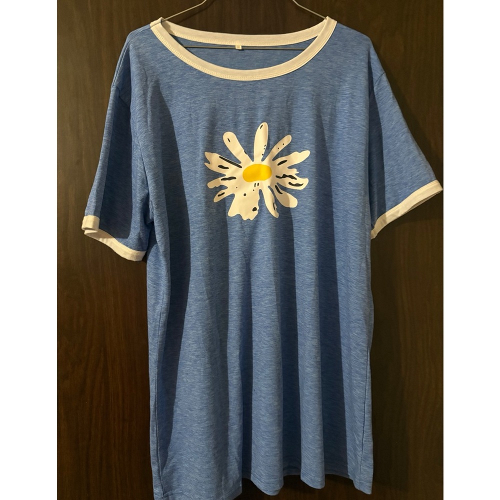 Blue T-Shirt with Daisy Print